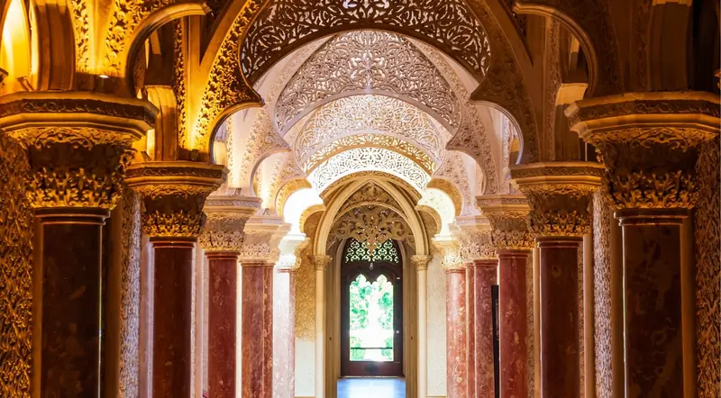 Ornate Mughal-Gothic arches inside Monserrate Palace in Sintra